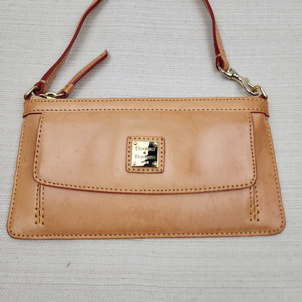 Dooney & Bourke Tan Natural Leather Wristlet Pouch Clutch - Picture 17 of 17